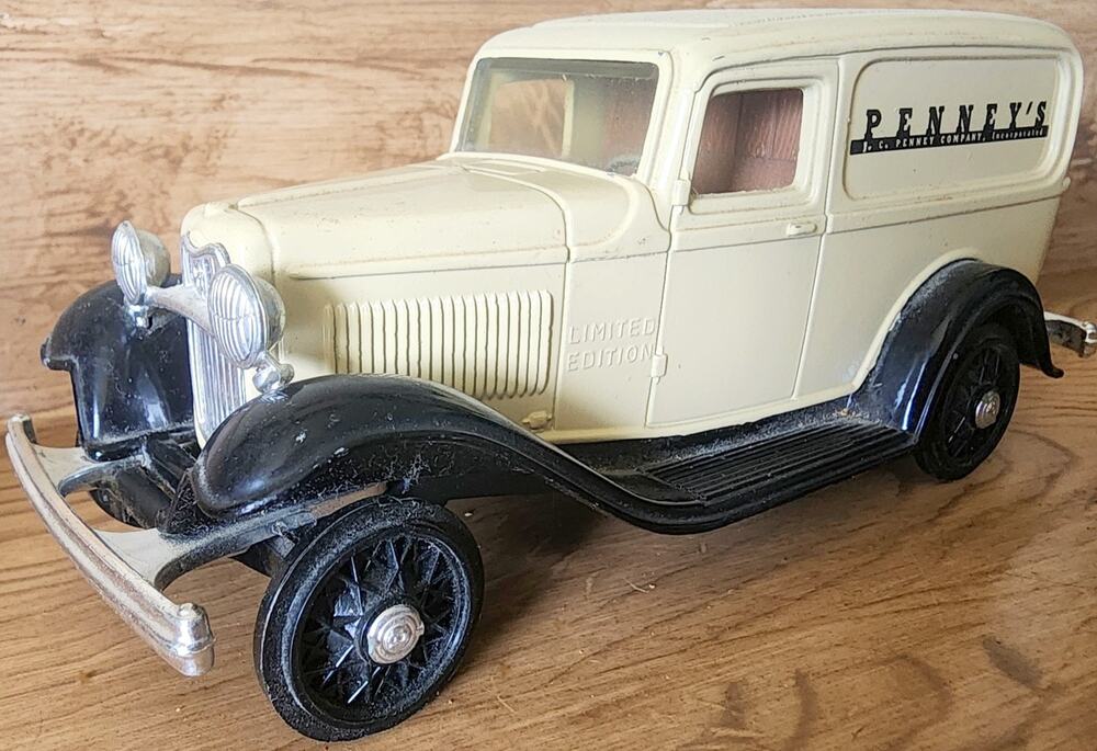 JCPenney Advertising ERTL Die Cast COIN BANK Ford Delivery Van with Key See Pic